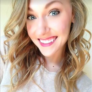 Meet your Posher, Addie